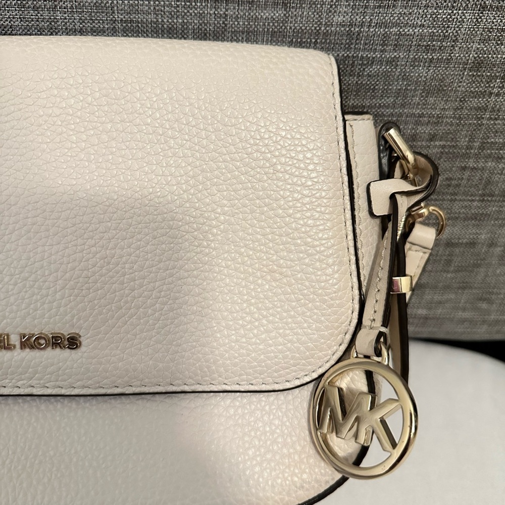 Michael Kors Bedford Legacy Leather Flap Crossbody - Picture 4 of 6